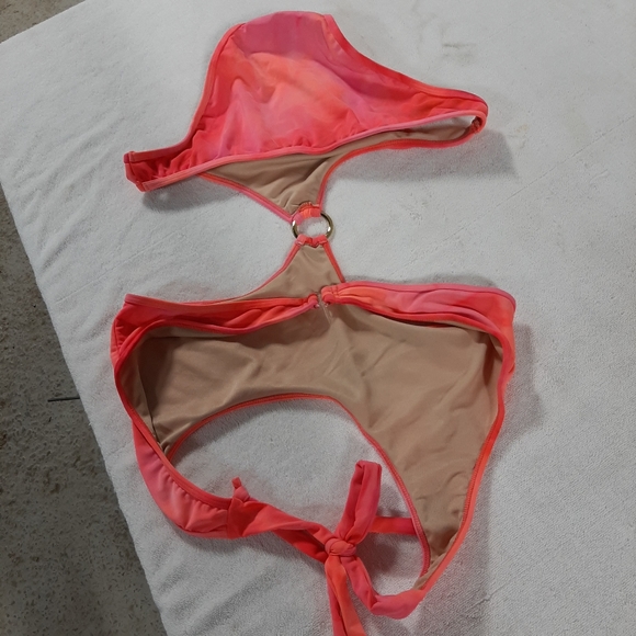 Ladies swim ( baidingsuit) - Picture 4 of 5